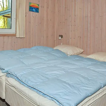 Three-bedroom Holiday In 31 *