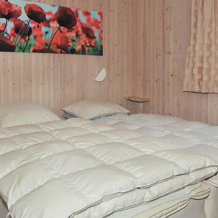 Three-bedroom Holiday In 31 *