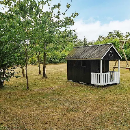 Holiday home Three-bedroom Holiday In 31