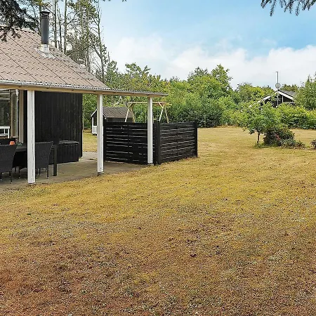 Three-bedroom Holiday In 31 * Oksbøl